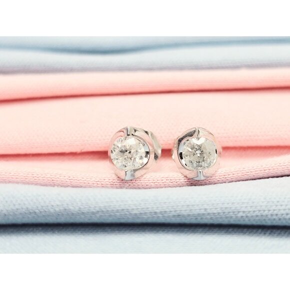 Exquisite 14K Karat Solid White Gold Designer Round Cut Diamond Stud Earrings - Picture 1 of 16